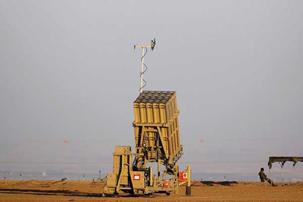 İsrail'in Demir Kubbe savunma sistemi hizmete girdi