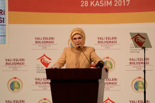 Emine Erdoğan vali eşleri ile buluştu