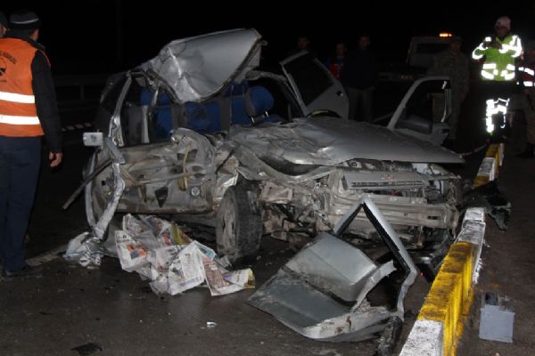 Korkunç kaza: 2 ölü, 4 yaralı