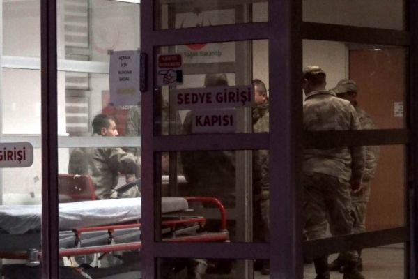 Suriye'den sınır karakoluna taciz ateşi: 1 asker yaralandı