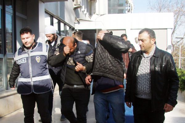 Bursa'da aranan şahıslara yönelik operasyon: 27 kişi gözaltına alındı