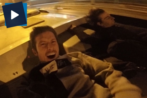 Metrobüs üzerinde akılalmaz yolculuk