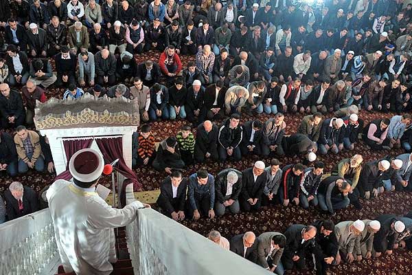Bugünün hutbesi 'Güneşin doğduğu en hayırlı gün: Cuma'