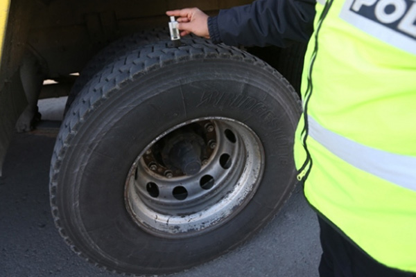 Zorunlu kış lastiği uygulaması bugün başladı