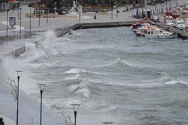 Kuzey Ege'de fırtına
