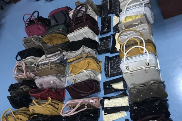 Adana'da kadın çantasında uyuşturucu hap sevkiyatı