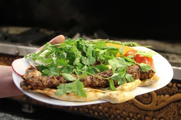 Leblebili kebap görücüye çıktı