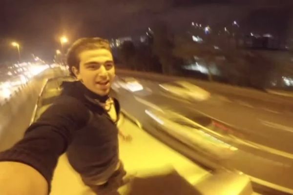 Metrobüs üzerinde yolculuk yapan 2 kişi serbest bırakıldı