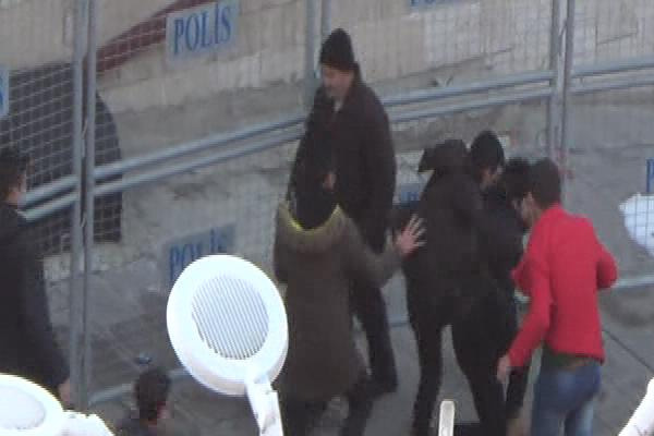 Lise öğrencisini tekme tokat dövdüler