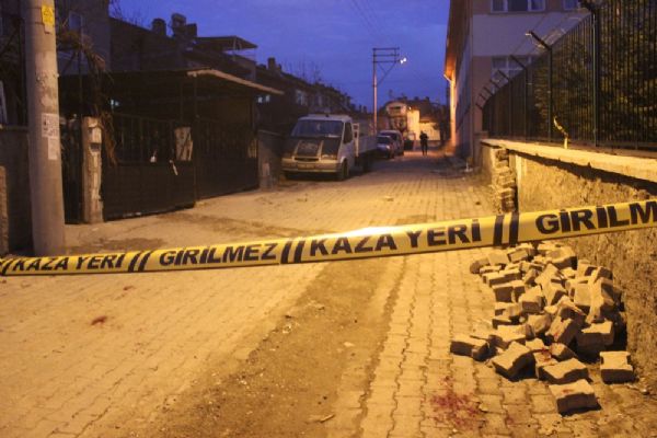 Kütahya'da ev sahibi kiracı kavgası kanlı bitti: 1 ölü, 7 yaralı