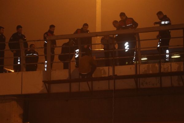 Adana'da polis son anda kurtardı