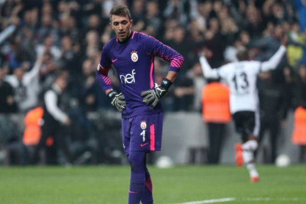 Muslera, özür diledi