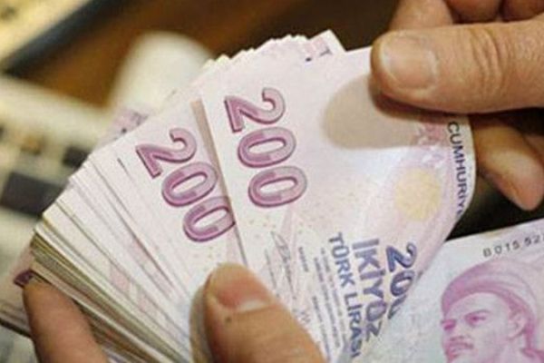 Memurlara ve emeklilere ek zam geliyor!