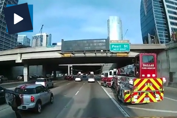 Dev itfaiyenin hayran bırakan şerit değiştirme manevrası