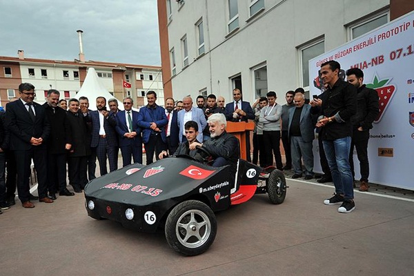 İmam hatip öğrencilerinin prototip aracının tanıtımı yapıldı