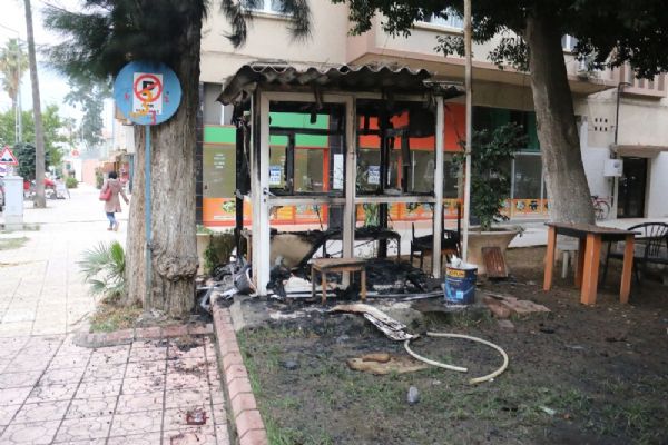 Hatay'da taksi durağı kundaklandı
