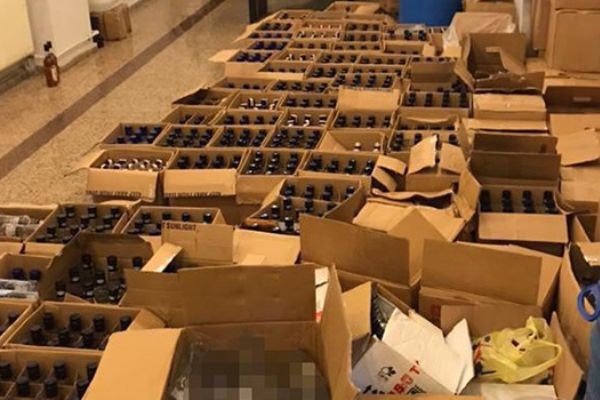 İzmir'de bir ton sahte içki ele geçirildi!