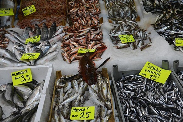 Fırtına balık fiyatlarını yükseltti