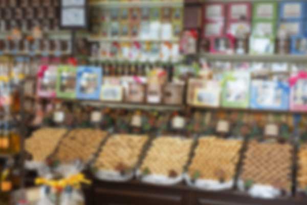 Fransa'da alkollü içki ve domuz eti satmayan market kapatıldı