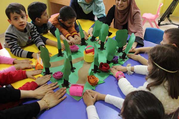 Yetim Vakfı'ndan el rehberi: Devletin sosyal hizmet çalışmaları