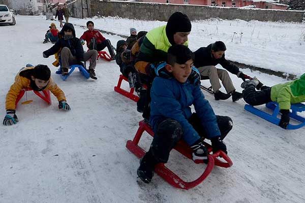 İki ilde eğitime kar engeli