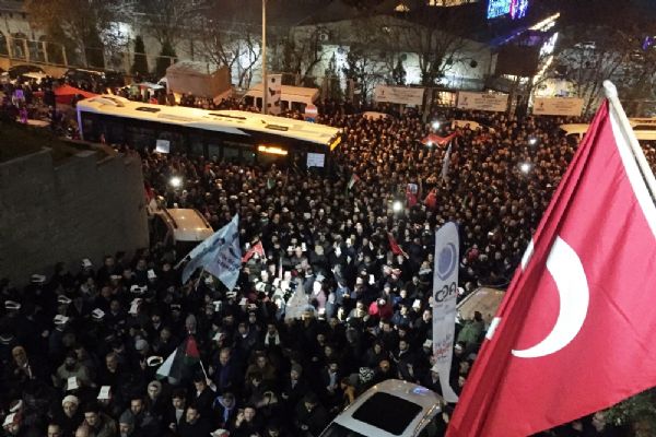 İstanbul'daki ABD Başkonsolosluğu önünde Kudüs protestosu!