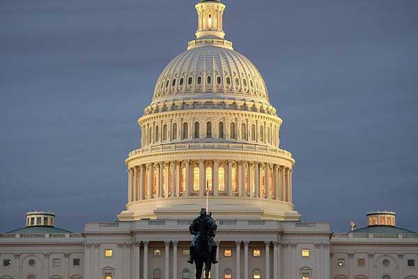 ABD'de geçici bütçe tasarısı Kongreden geçti