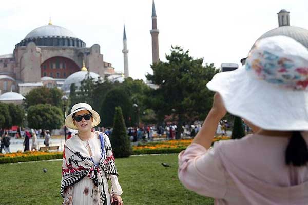 Turistlerin tercihi Antalya ve İstanbul oldu