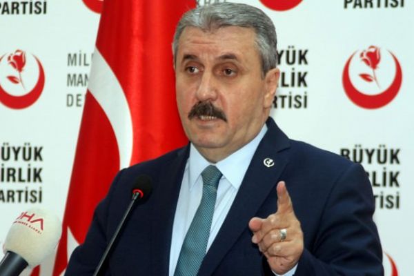 Mustafa Destici: Trump yanan ateşe benzin döktü