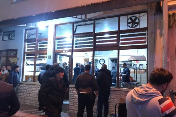 Zonguldak'ta 50 kişilik grup kahvehane bastı