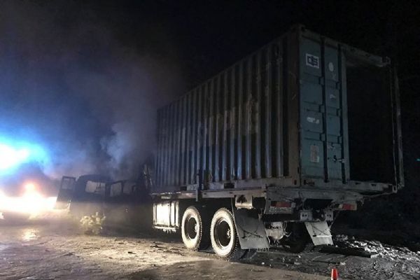 Minibüs ve kamyon çarpıştı: 5 ölü, 3 yaralı