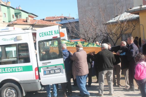 Niğde'de yalşı adam ve engelli kızı soba kurbanı
