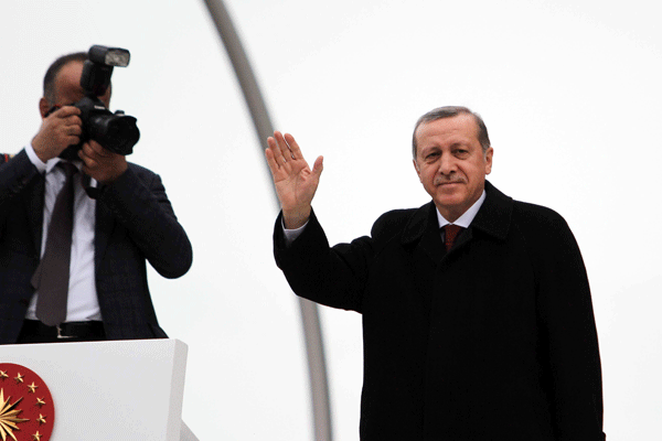 Cumhuriyet ve Sözcü'den Erdoğan'a özür!