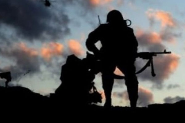 Operasyona karşı çıkan iki subay tutuklandı