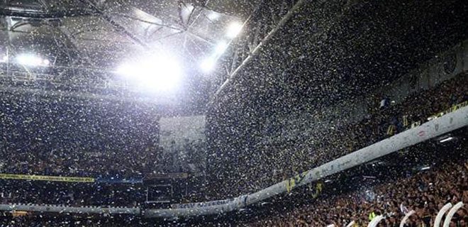 Maç sonrası Kadıköy'de kavga çıktı!