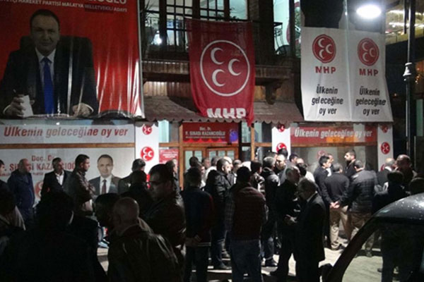 MHP seçim irtibat bürosunda kavga