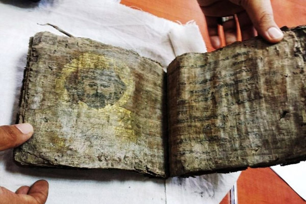 Tokat'ta bin yıllık İncil ele geçirildi