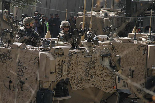 İngiliz askeri bir yıl daha Afganistan'da