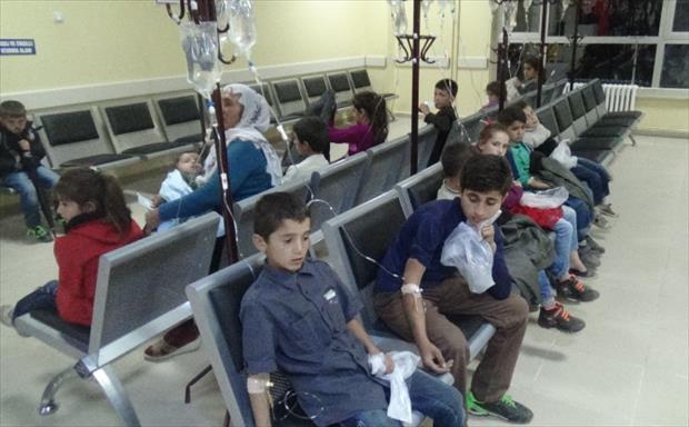 332 öğrenci zehirlendi