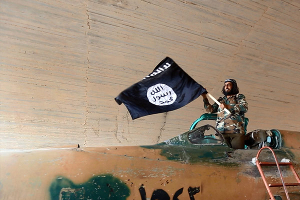 IŞİD Esad'ın bağlantısını kesti