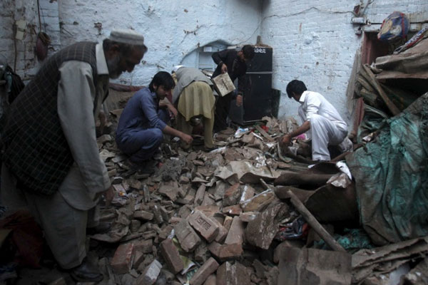 Çin'den deprem bölgesine yardım