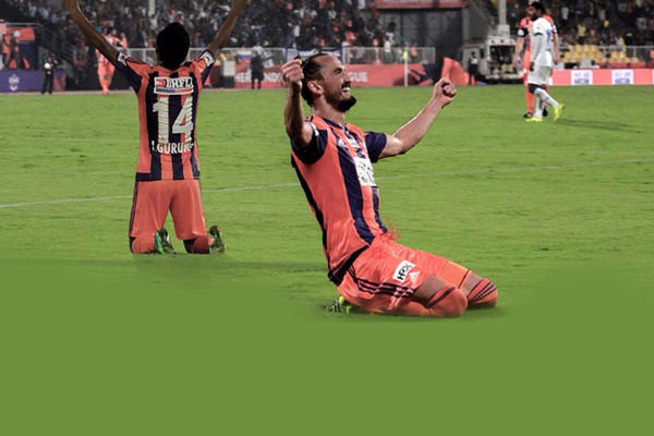 Tuncay Şanlı şov yapıyor