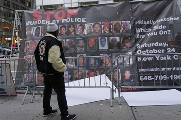 Şiddet polisi işinden etti