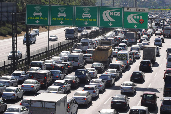 İstanbul’da bu yollar trafiğe kapatıldı