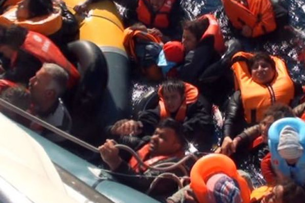 250 kişilik mülteci teknesi battı