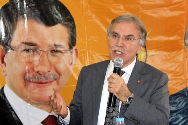 'Partiler ikiye ayrıldı'