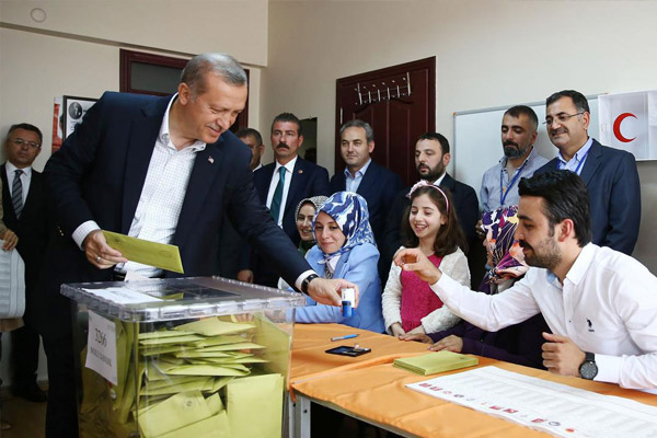 Siyasiler oyunu nerede kullanacak?