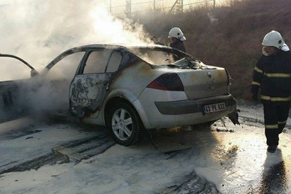 Seyir halindeyken alev aldı