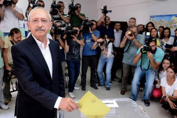 Kılıçdaroğlu Çankaya'da oyunu kulandı