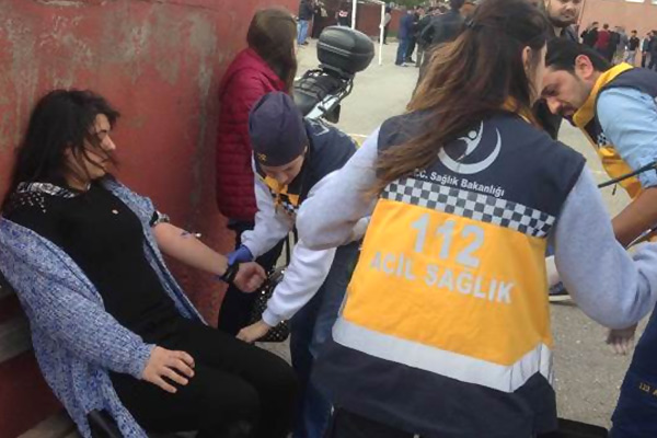 Sandık görevlileri kavga etti